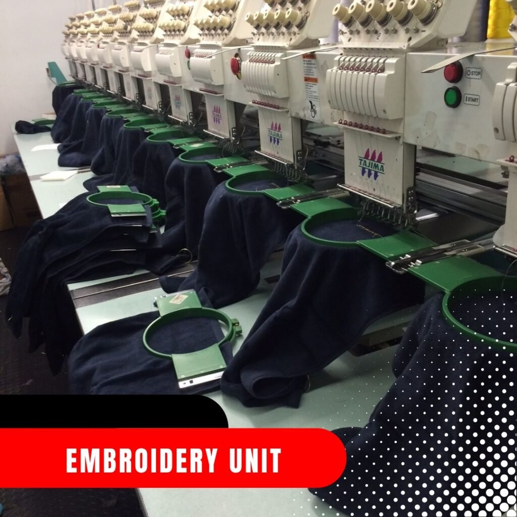 black and white geometric gym instagram post (4)